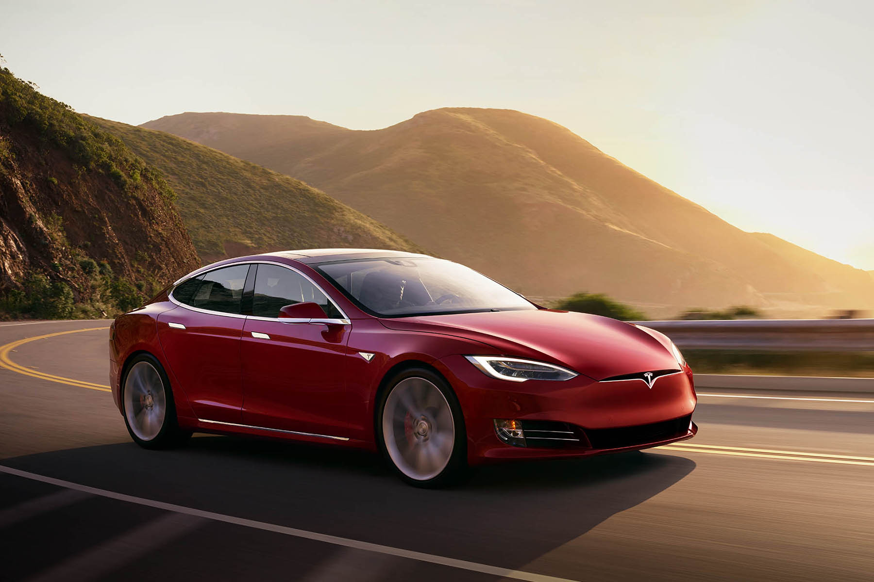 Новый рекорд Tesla: 646 км без подзарядки